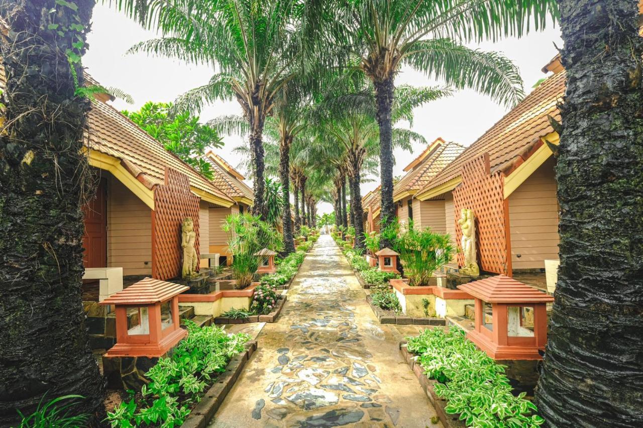 Spm Residence Resort & Spa Si Racha Esterno foto