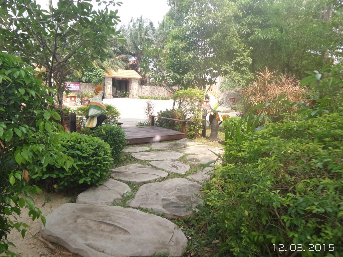 Spm Residence Resort & Spa Si Racha Esterno foto