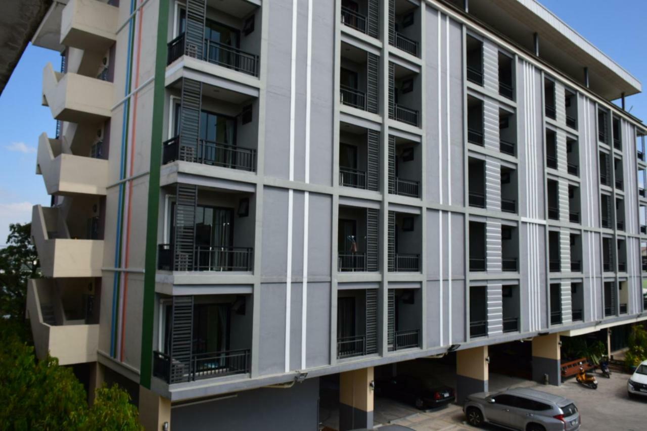 Spm Residence Resort & Spa Si Racha Esterno foto