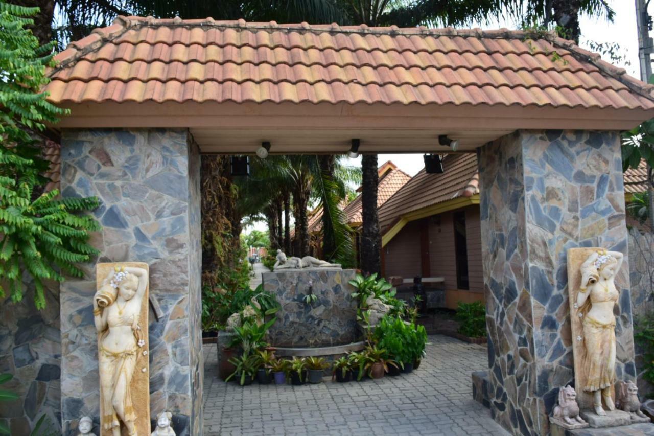 Spm Residence Resort & Spa Si Racha Esterno foto