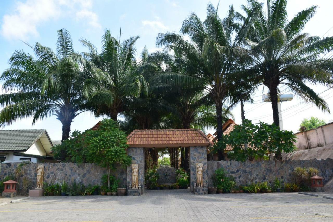 Spm Residence Resort & Spa Si Racha Esterno foto