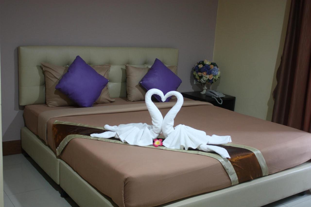 Spm Residence Resort & Spa Si Racha Esterno foto
